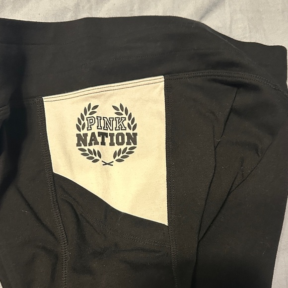 Black and White Leggings - Picture 4 of 5